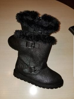 Girls boots...NEW..size 11