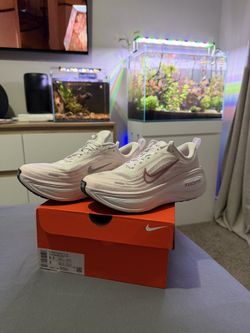 Pink Nike Volmero Plus