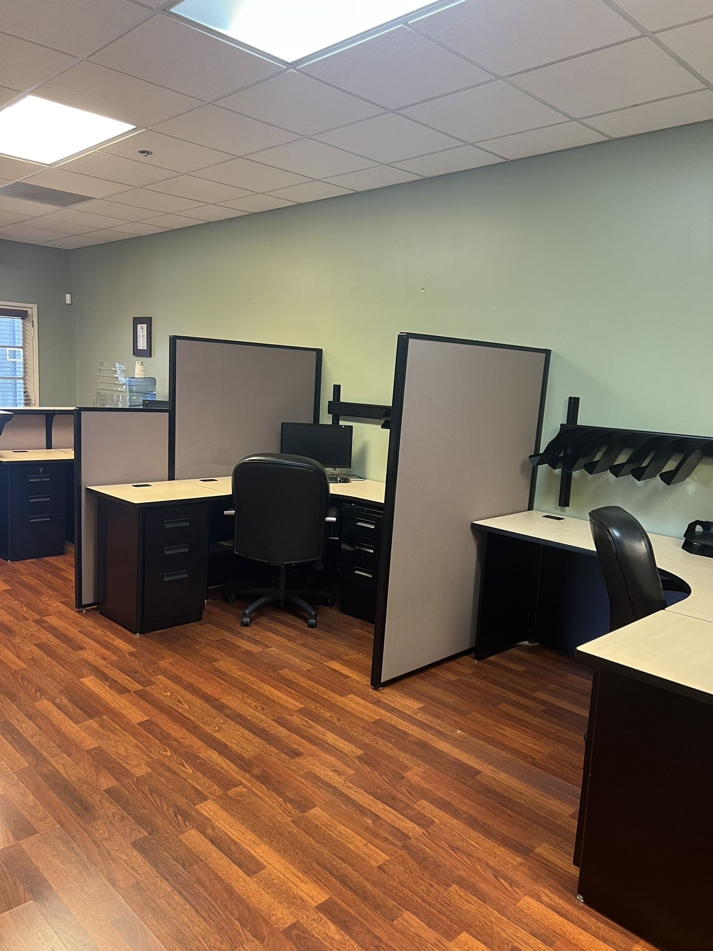 Office Furniture/cubicle /chair *office Liquidation *