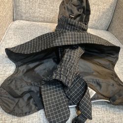 🟢AVAILABLE 🟢 New Canada Pooch Rain Coat Size 10