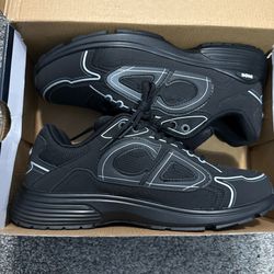 Dior B30  Size 9