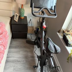 Peloton bike + US 8 Shoes