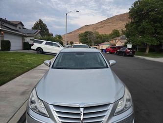 2013 Hyundai Genesis
