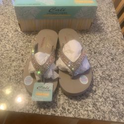 Womens Cali Sketchers brand new