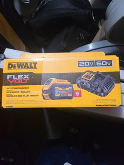 DeWalt FlexVolt 20V/60V Battery and Charger Kit