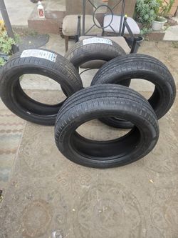 Juego De Llantas 235-55-18 Dos Son Nuevas Y Dos Seminuevas