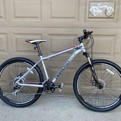 Diamondback Axis Xe 27.5 Mountain Bike