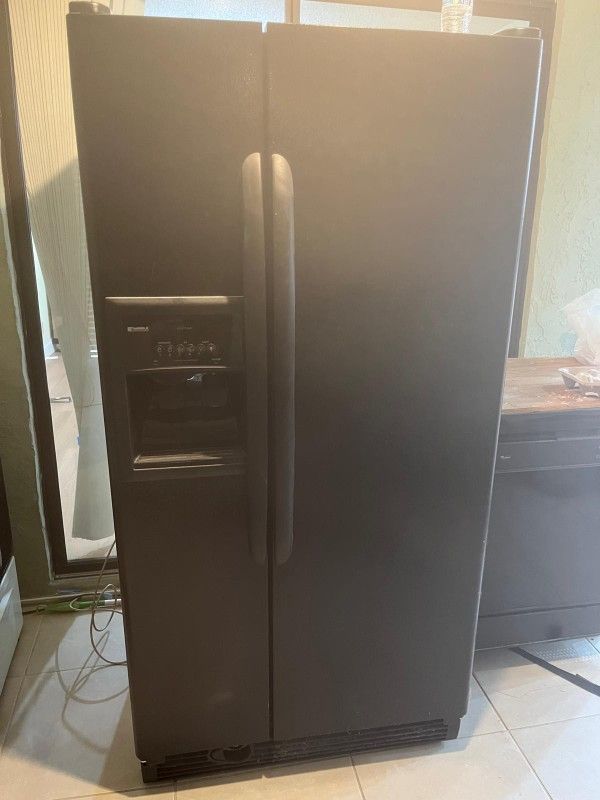 Kenmore Refrigerator With Ice Maker