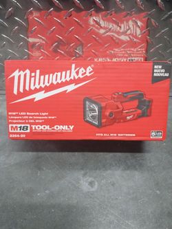 New Milwaukee M18 1250 Lumen Flood Light 