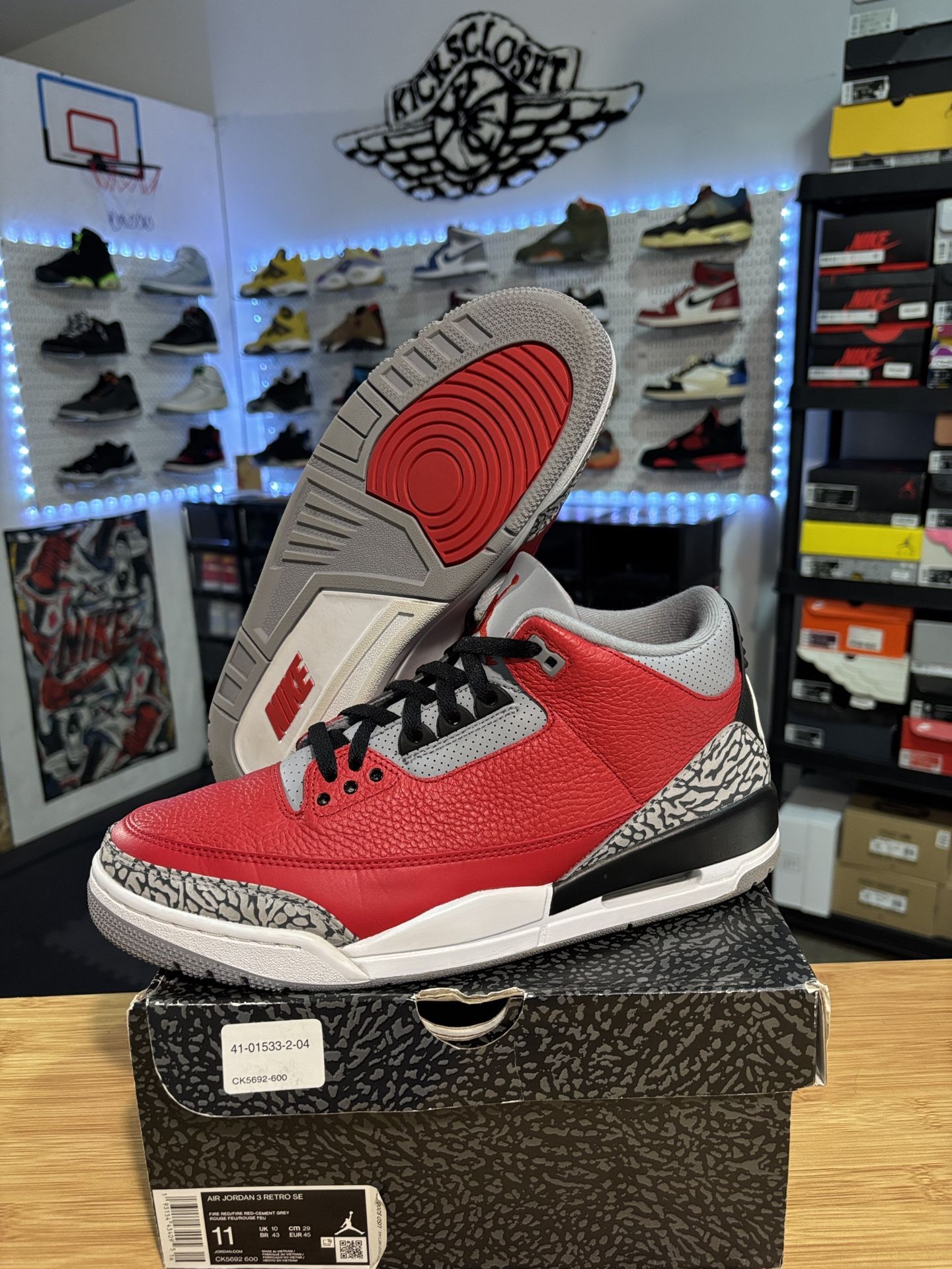 AIR JORDAN 3 RETRO “RED CEMENT” SIZE 11