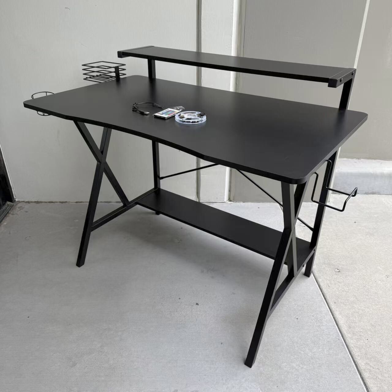 New In Box 42x24x35 Inch Tall Gaming Desk Game Gamer Black Table With Monitor Shelf Stand Tier And LED USB Plug-in Strip Light 