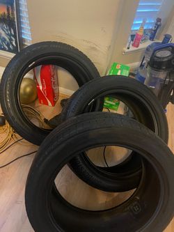 225/50/18 : set of 3 good condition: one Bridgestone (2023) and two (2021) one Falken and oneFirehwk