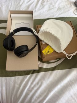 🔥 Beats Solo 4 – Brand New (Black) 🔥