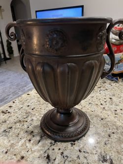 Nice Decorations Stand