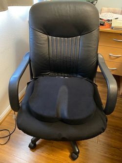Chair with one Cushion easy to take apart and transit in regular car with only a screwdriver