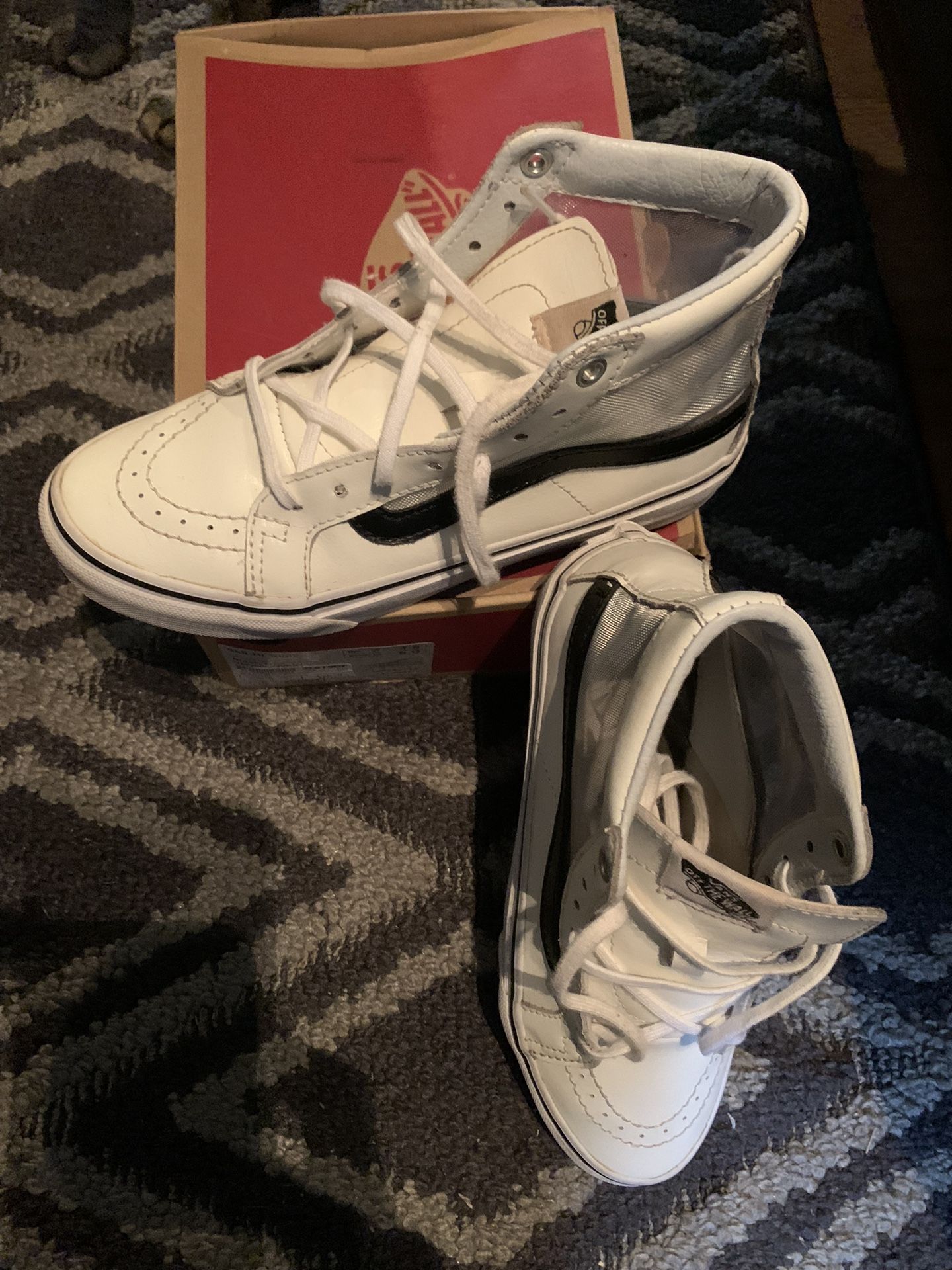 Like new woman's Van shoes