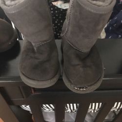 Toddler Uggs In Gray Size 6c