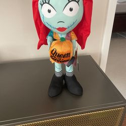 Halloween Sally Queen of screams