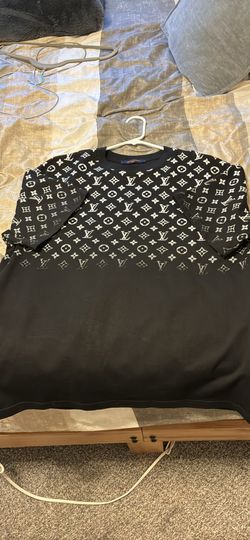 Lv shirt