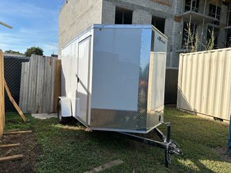 10’ x 6’ Aluminum Enclosed Trailer – Like New