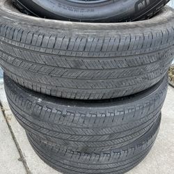 225/60/18 Michelin Tire Used Set