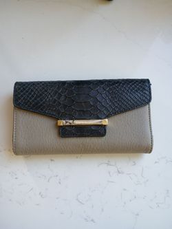Vince Camuto leather wallet