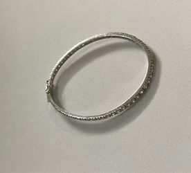 Silver sparkling CZ stone bangle bracelet size 7/8 details in photos pickup Gaithersburg md20877