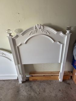 White wood heart/ diamond twin bed frame