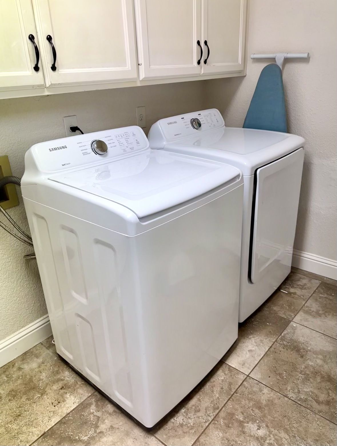 Like-New Samsung Self-Clean Washer & Moisture Sensor Dryer!