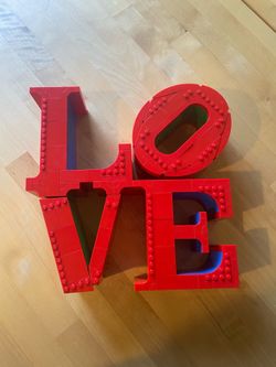 Lego LOVE sculpture set 31214 Collectable Robert Indiana