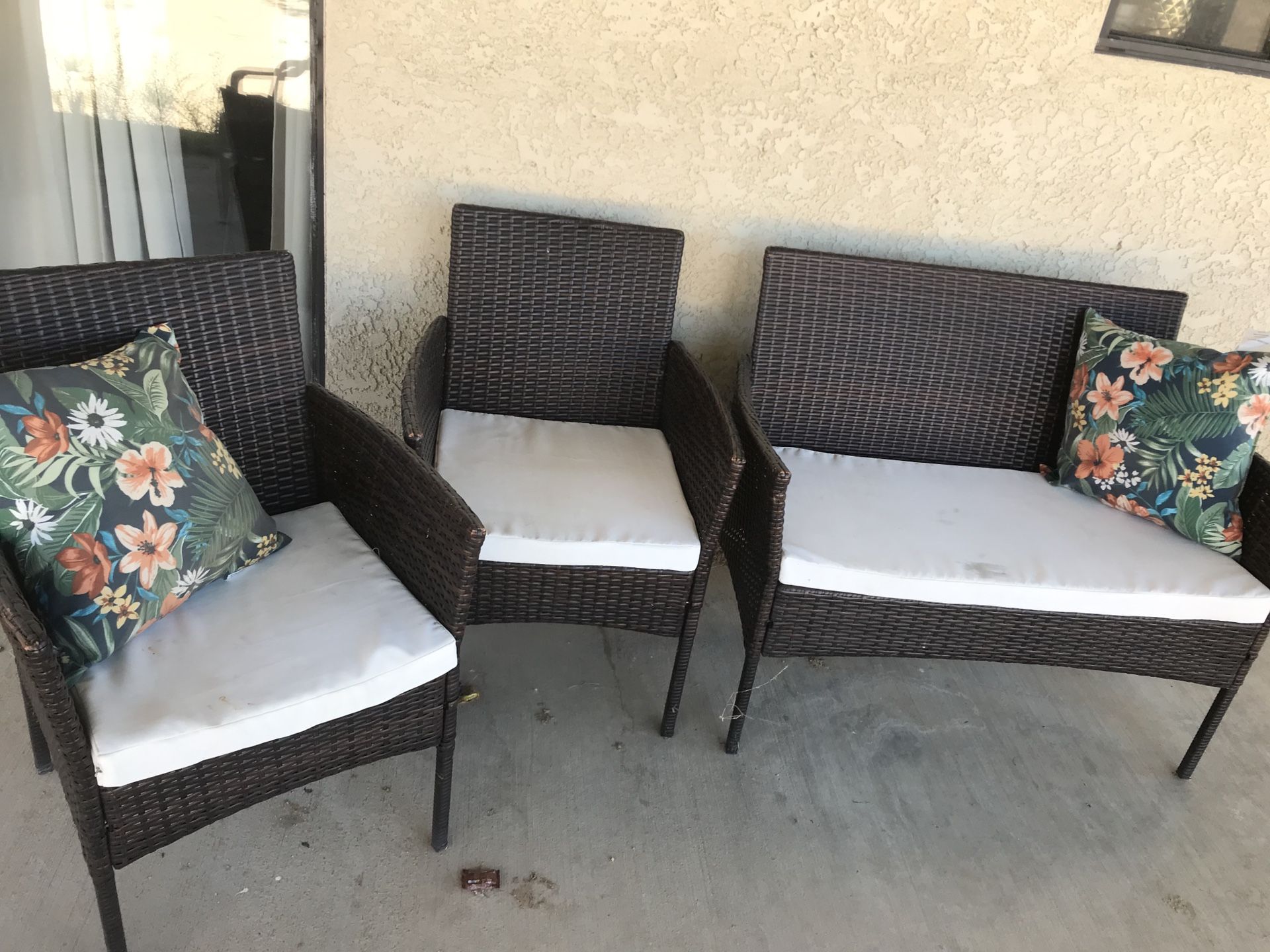 4 peace patio furniture