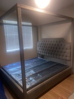 King Size Luxury Canopy Bed