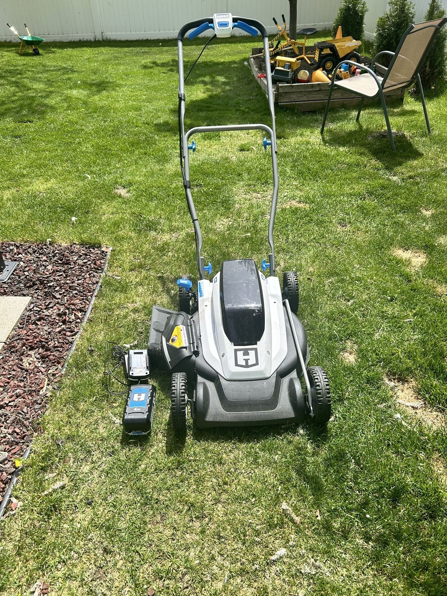 HART 40-Volt Cordless 18-inch Push Mower Kit, (1) 6.0Ah Lithium-lon Battery