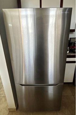 Insignia Fridge