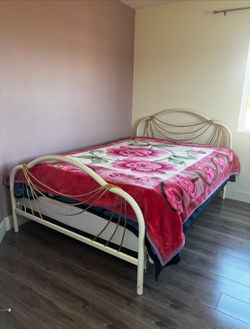 Full size bed