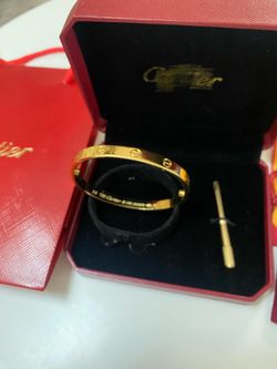 Bracelet with box and bag
