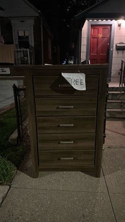 Dresser