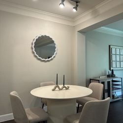 Modern Table And Chairs 