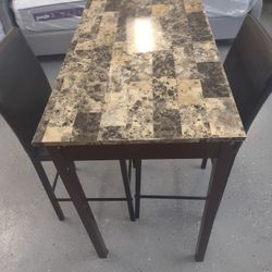 High Countertop Table With 2Chairs