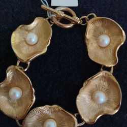 Signed Vtg." LANDAU " GOLD Plate Faux Pearl Bracelet- 8.50 In.