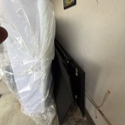 Queen Mattress with Electric Adjustable Base