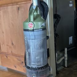 Hoover Wind Tunnel Rewind Vacuum 