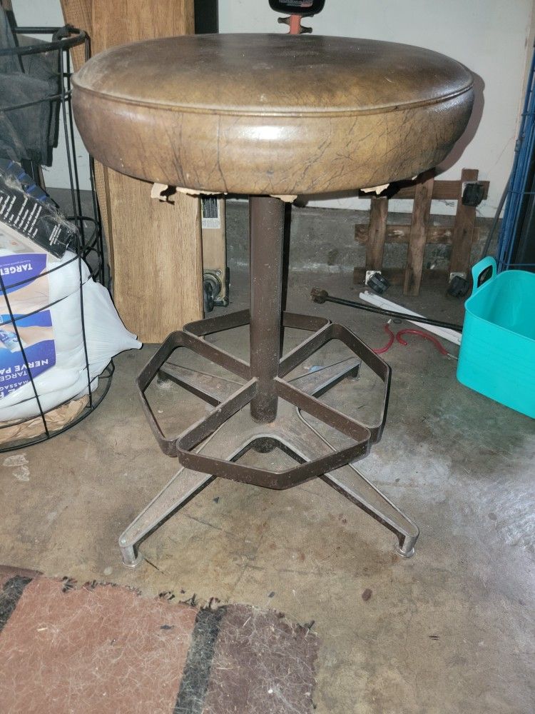Retro Stool