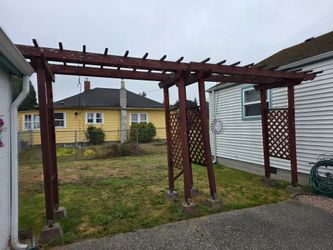 Outdoor Wood Pergola with Lattice Panels