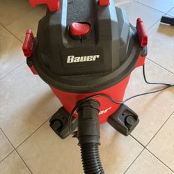 Bauer Wet /dry Vacuum 