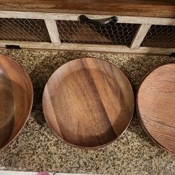 Serving Dinner Plates And Chip Bowl