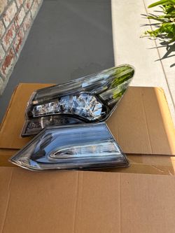 Headlight assembly 2018-2024 Camry