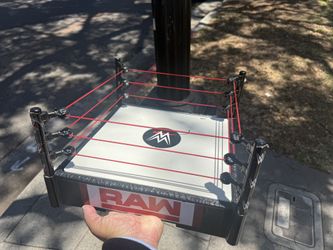 WE toy Ring