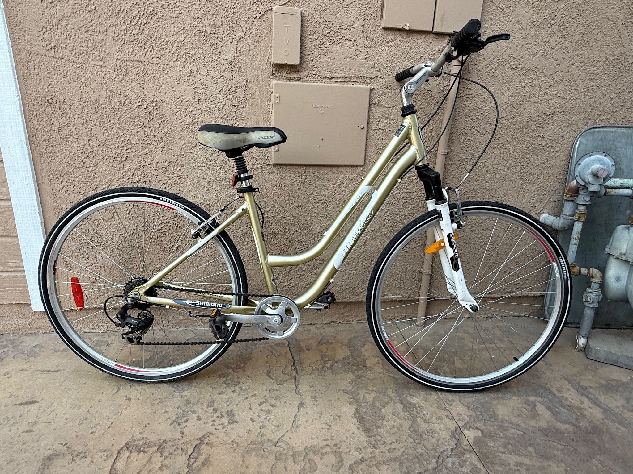 Infinity Schwinn Style Hybrid Road Touring Bike Shimano Tourney Super Light This bike is fully tuned, dialed in and ready to ride, it does not need a