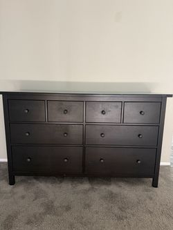 Dresser 8 drawer
